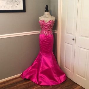 💕Pink Sherri Hill prom dress💝